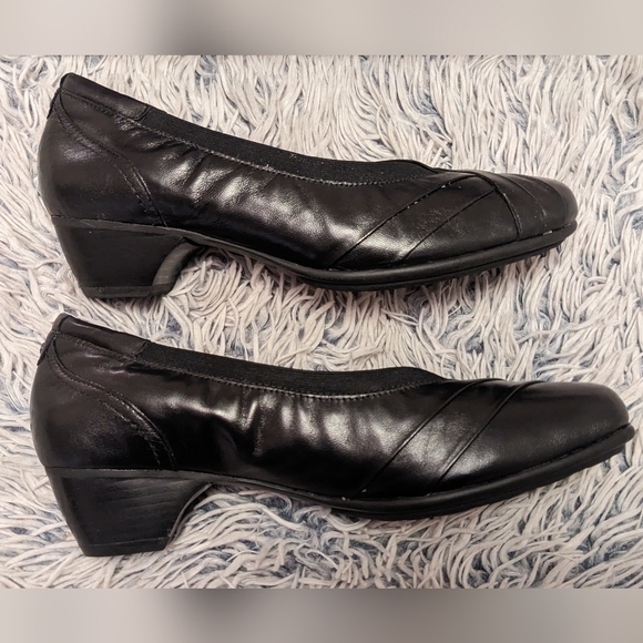 Aravon (by New Balance) Patsy Leather Dress Slip On Pumps in Black, Size 9 - Picture 3 of 12